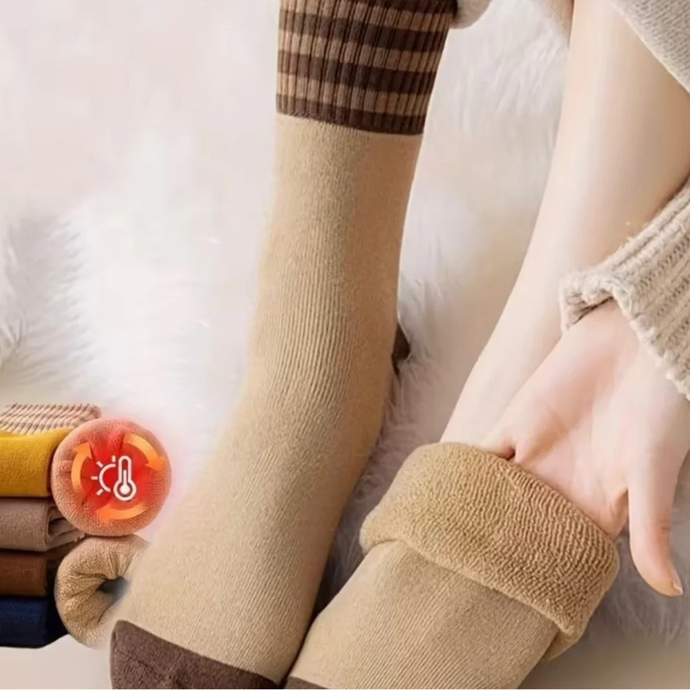 NIP Twenty Pairs of Colorful Women’s Plush Winter Socks Size: 5.5-8.5 - Picture 3 of 6